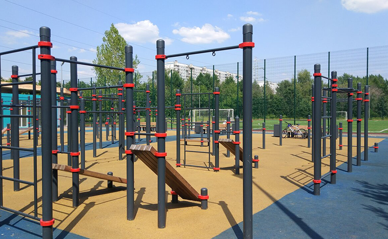 Спортивные зоны с фитнес-станциями